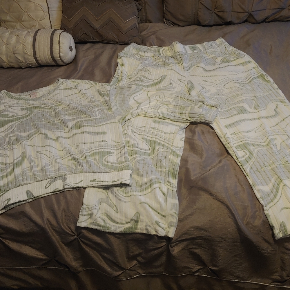 Lounge Set by Secret Treasures